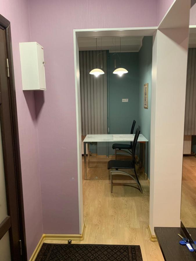 Flat Apartment *
